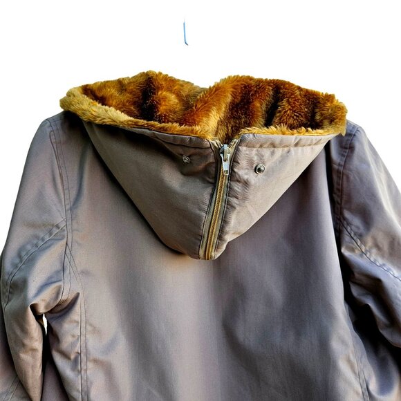 Vintage Triton Hall Hong Kong Men’s Ski Jacket Faux Fur Lined Beige Hood - Picture 6 of 16